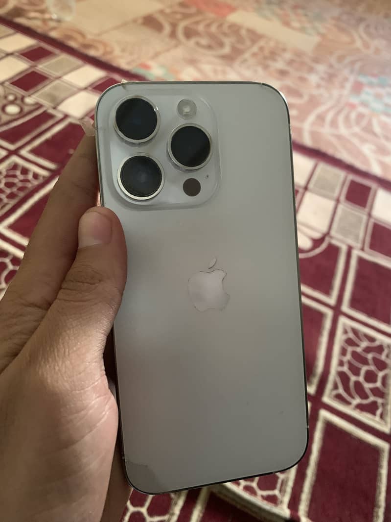 Apple iPhone 14 Pro 1