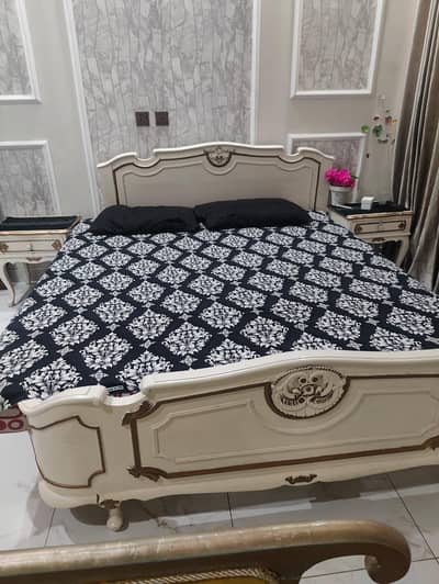 pure Tali Wood bed set