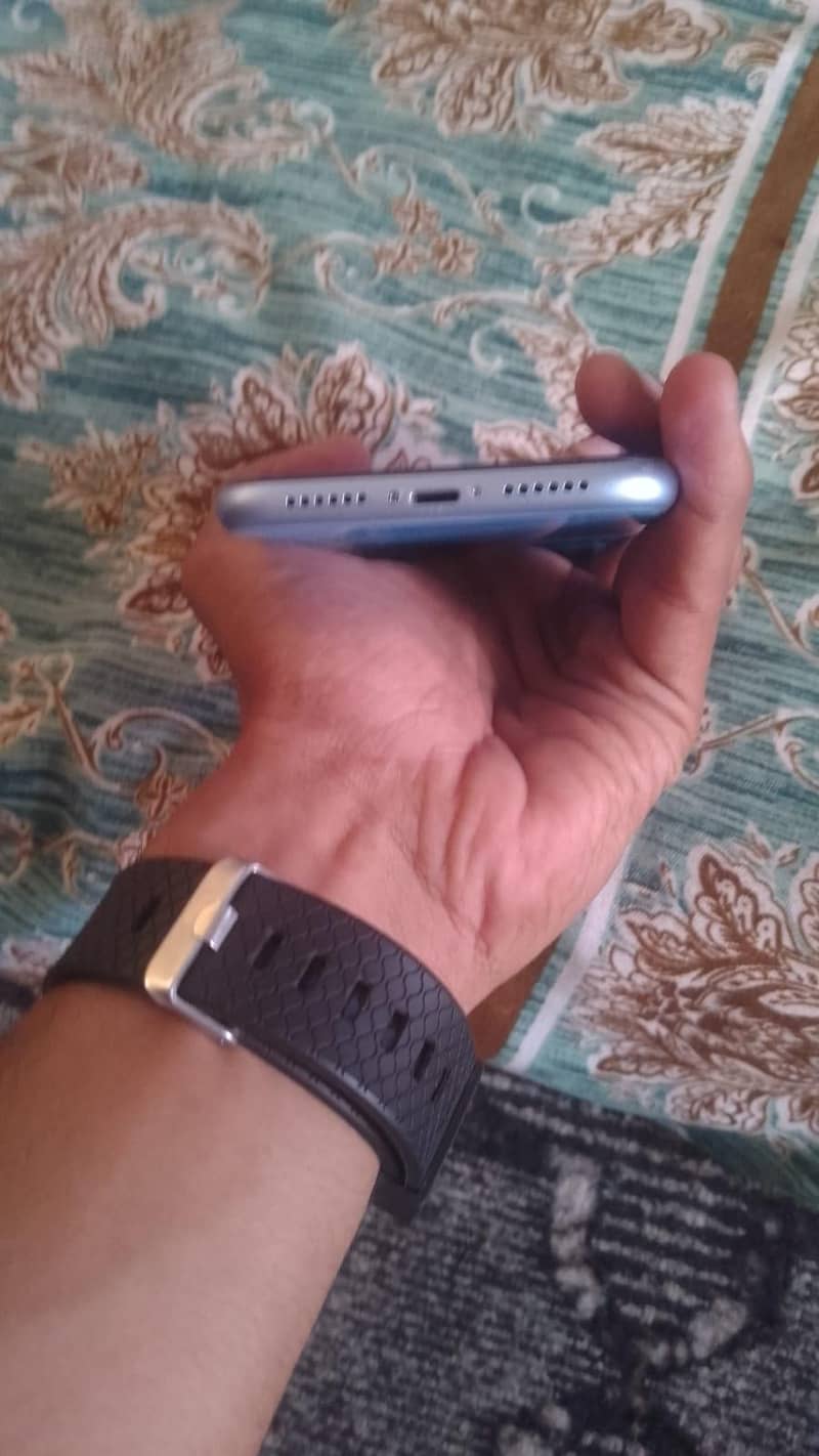 Apple iPhone XR 2