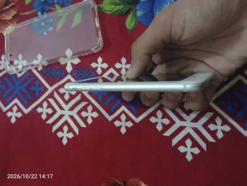 Apple iPhone 8 5