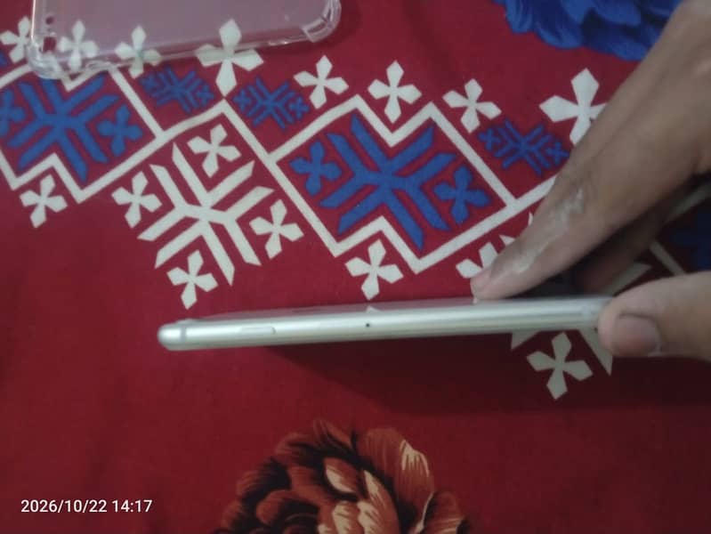 Apple iPhone 8 6
