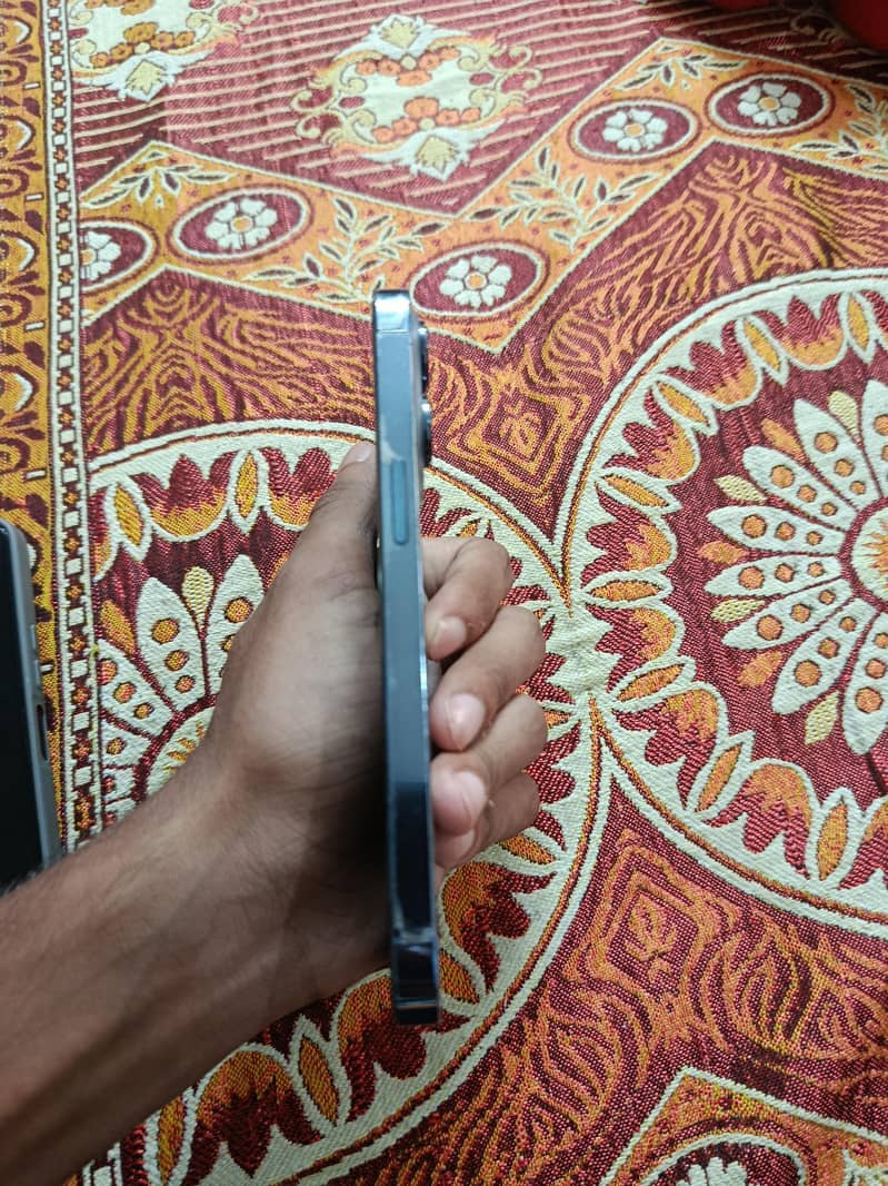 Apple iPhone 13 Pro 1