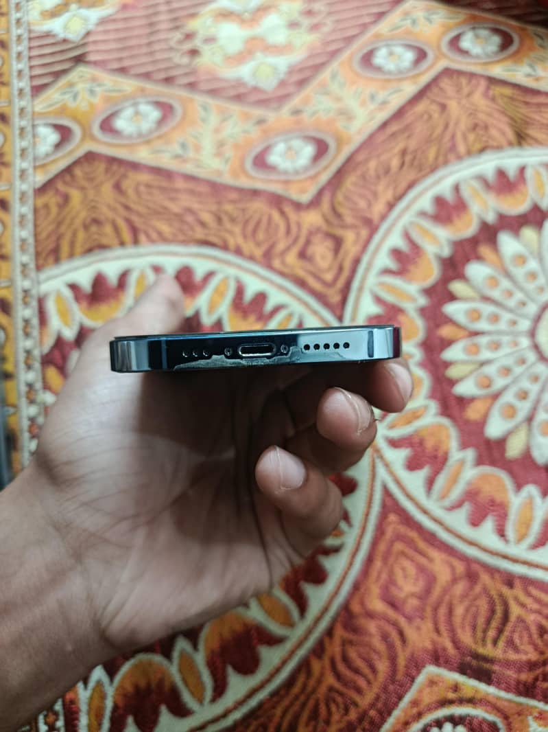 Apple iPhone 13 Pro 3