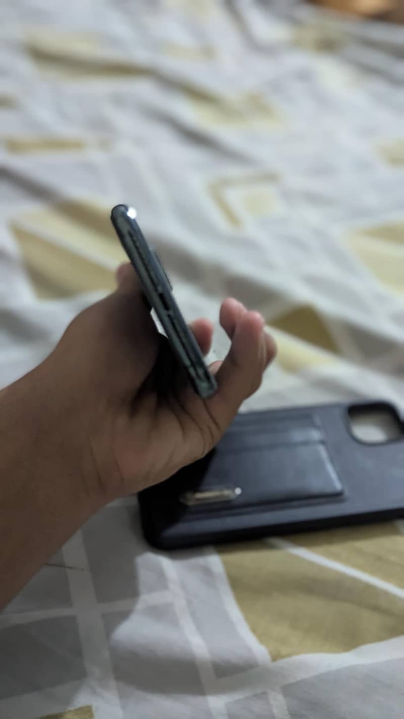 Apple iPhone 11 Pro Max 5