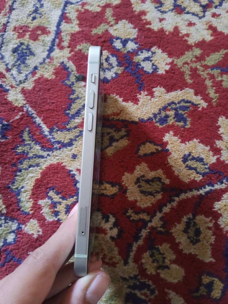 Apple iPhone 12 3
