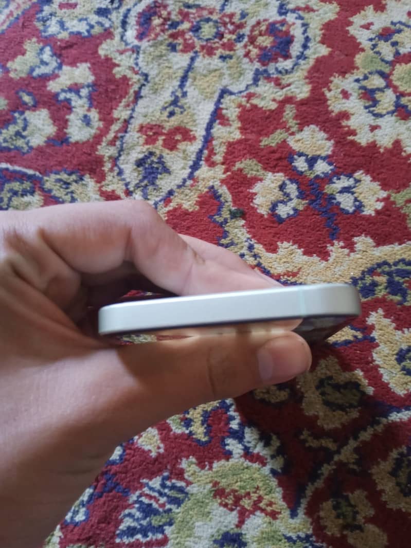 Apple iPhone 12 6