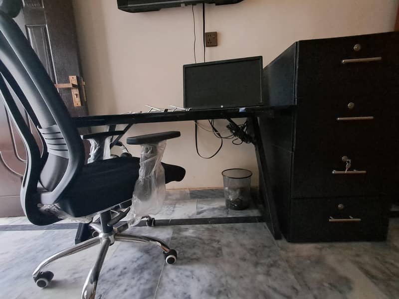 Computer table set including chair , table and cabinet 0