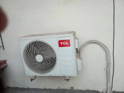 Urgent Sale – TCL 1.5 Ton DC Inverter AC