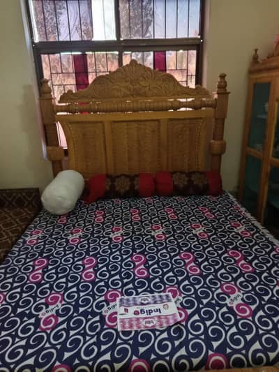 Pure chinar & darek wooden furniture set 3 months usesd in mansehra