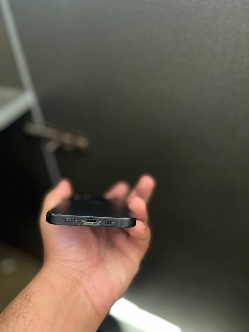 Apple iPhone 12 1