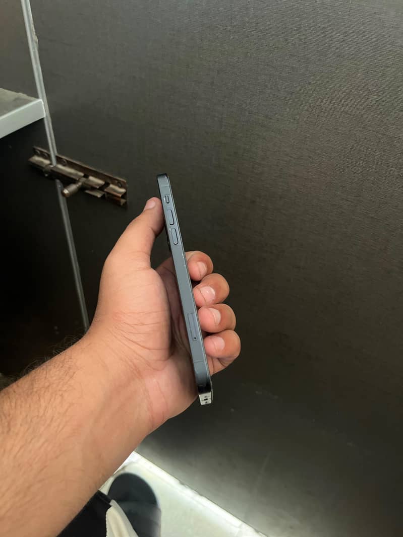 Apple iPhone 12 2