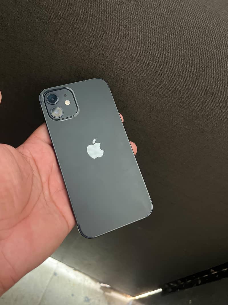 Apple iPhone 12 6