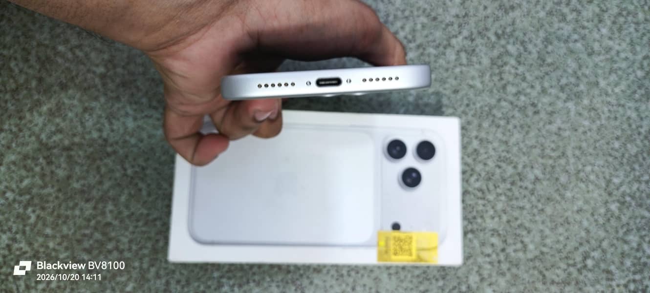 iPhone 17 Pro max 4