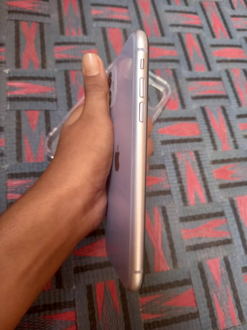 Apple iPhone 11 6
