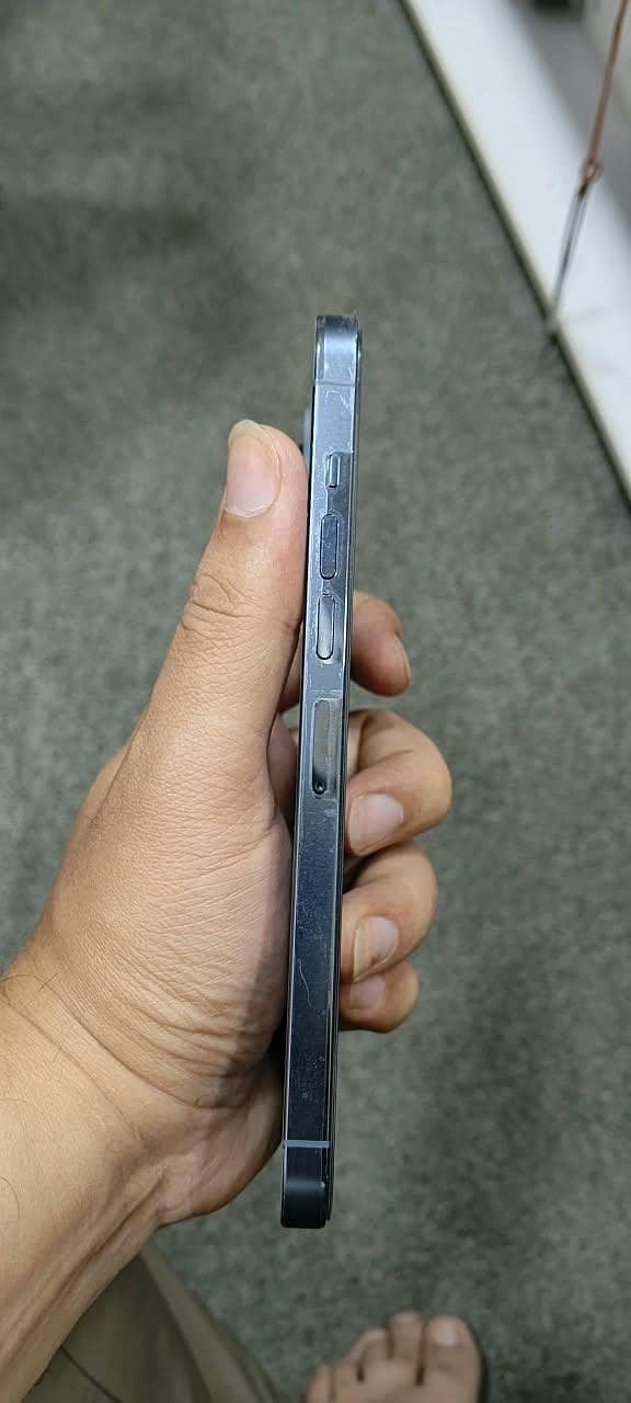 Apple iPhone 13 Pro Max 2