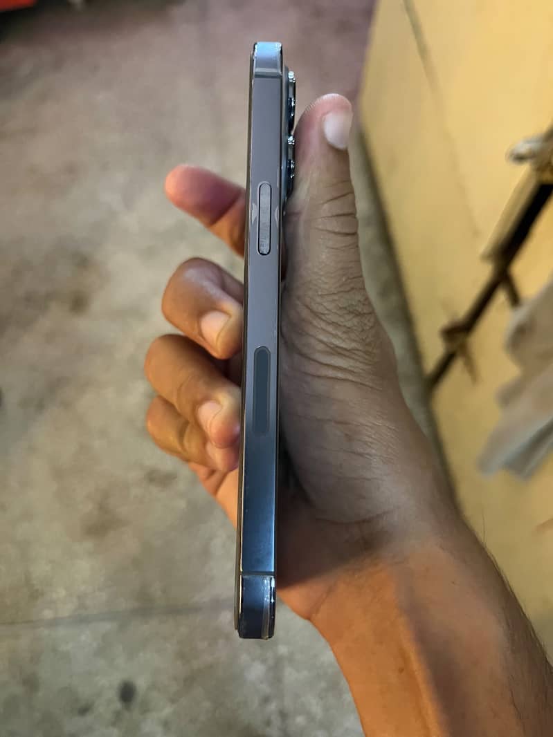Apple iPhone 13 Pro 2