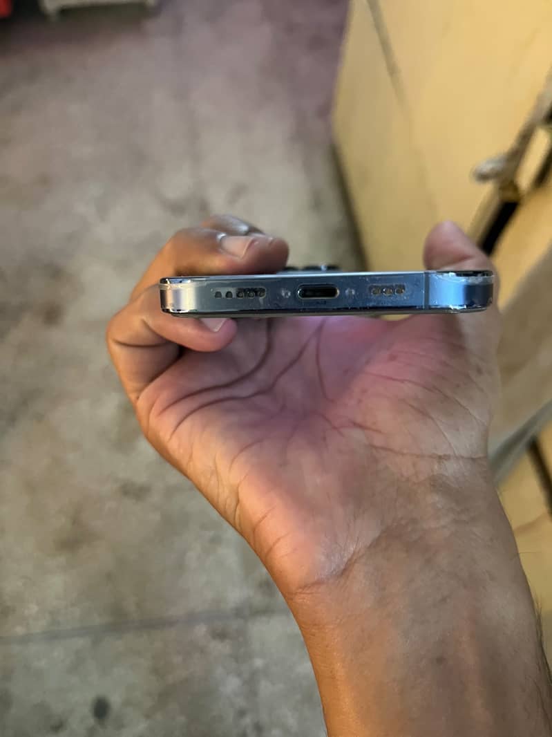 Apple iPhone 13 Pro 3