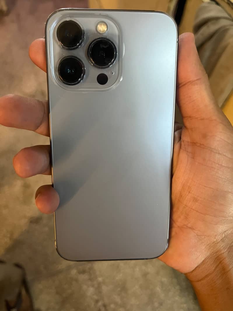 Apple iPhone 13 Pro 4