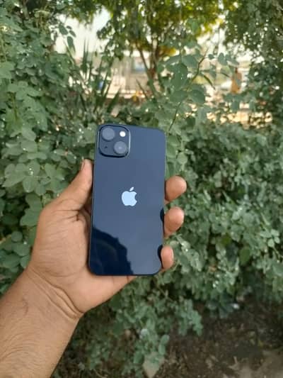 Apple iPhone 13