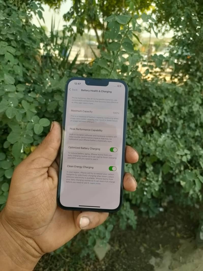 Apple iPhone 13 5