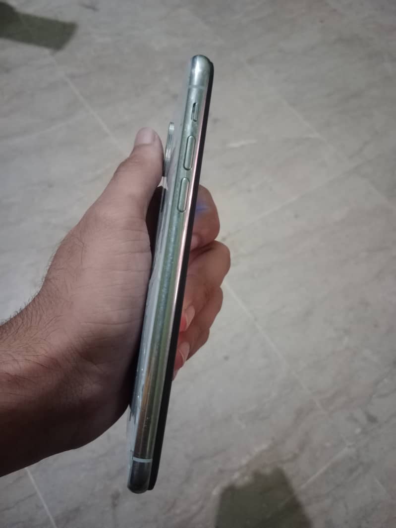 Apple iPhone X 3