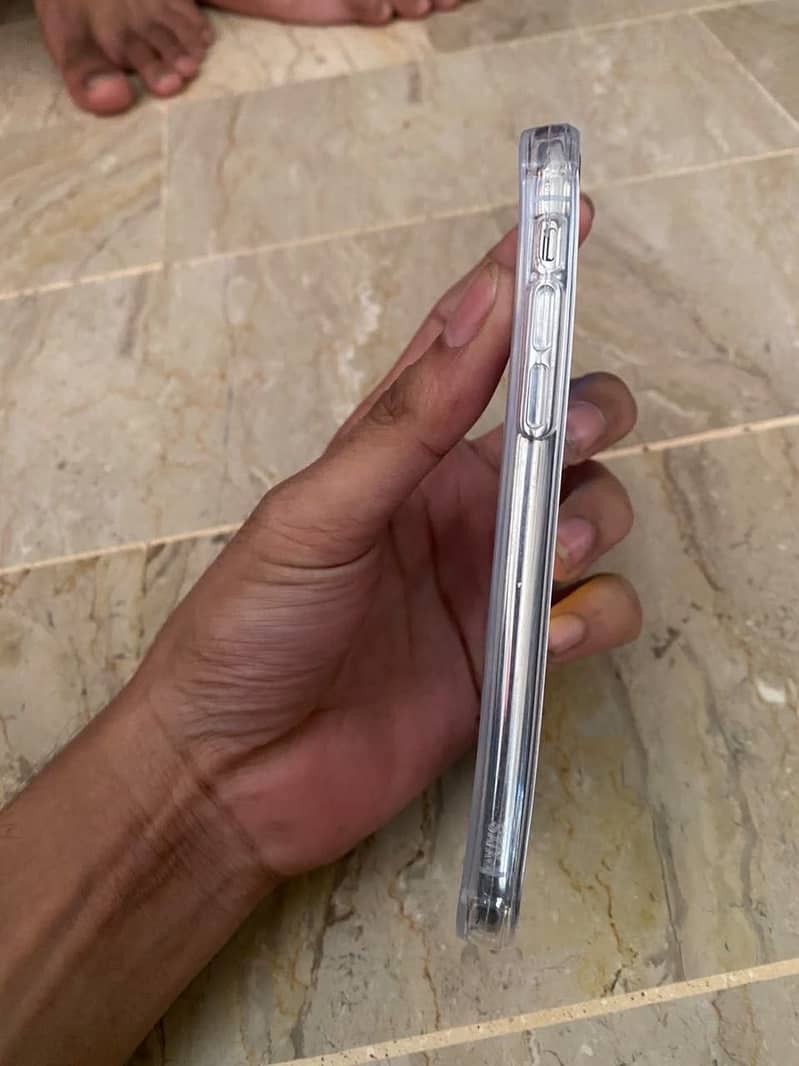 Apple iPhone X 4