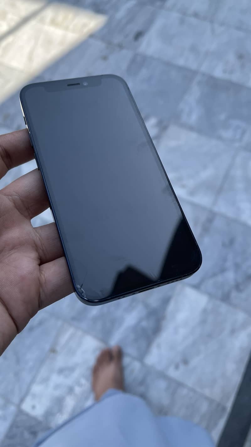 Apple iPhone 12 mini 4