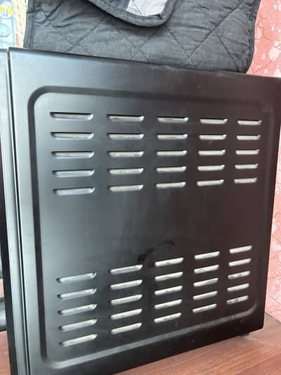 54 litre large electric oven for sale , 10/10 condition