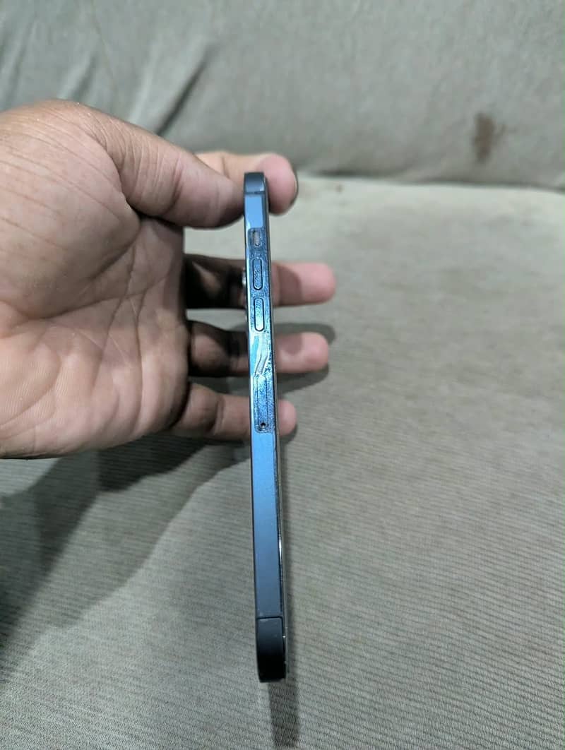 Apple iPhone 12 Pro Max 4