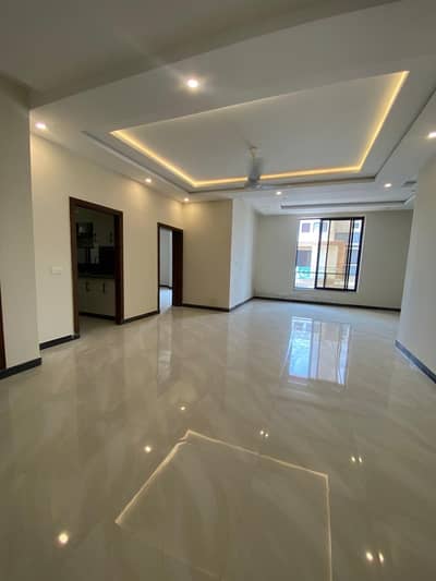 LUXURY DOUBLE UNIT HOUSE FOR RENT