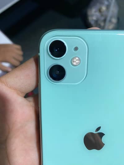 iPhone 11 bttry halth 84 2 month sim time sim chal rai ha 64 gb