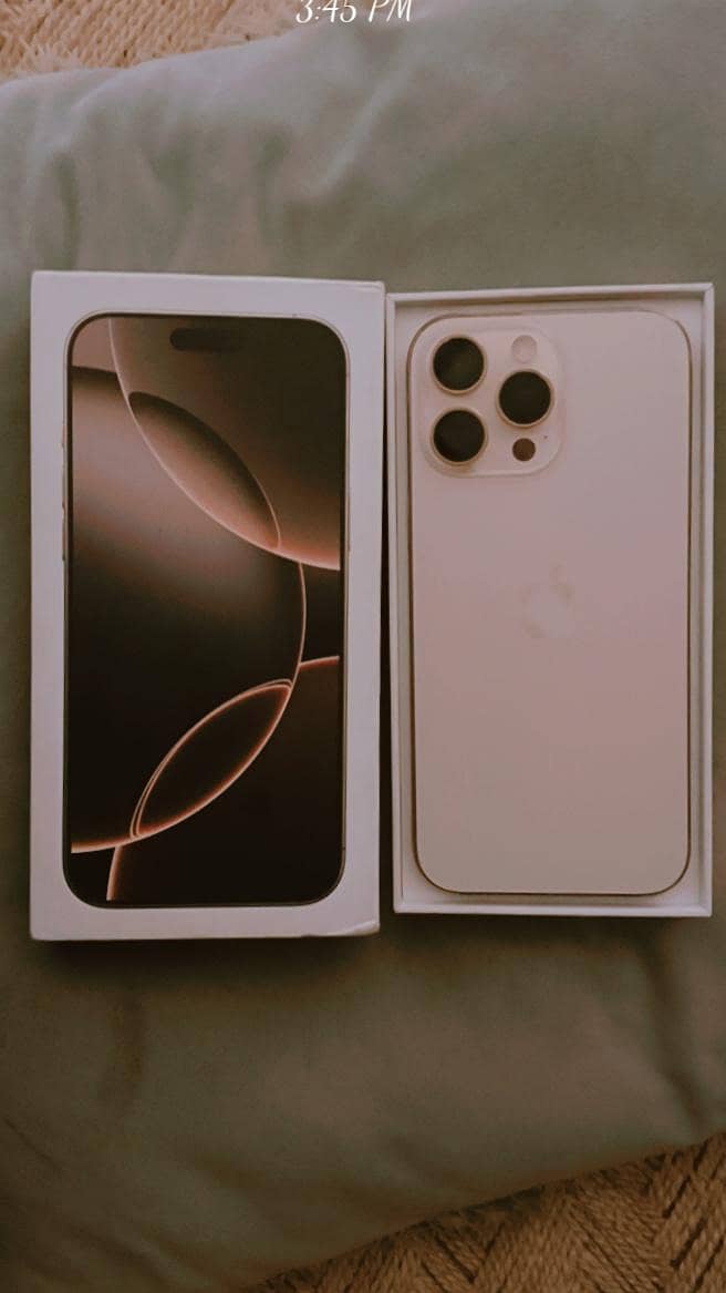 Apple iPhone 16 Pro Max 0