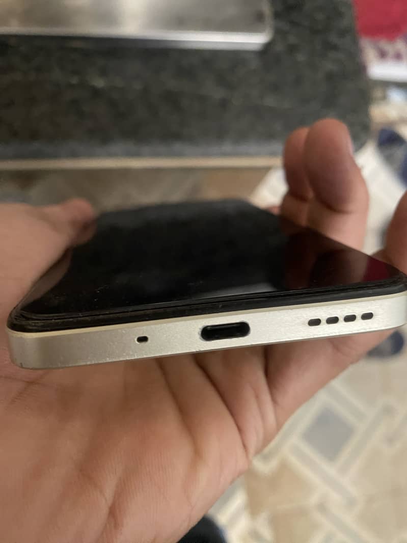 Realme C75 1