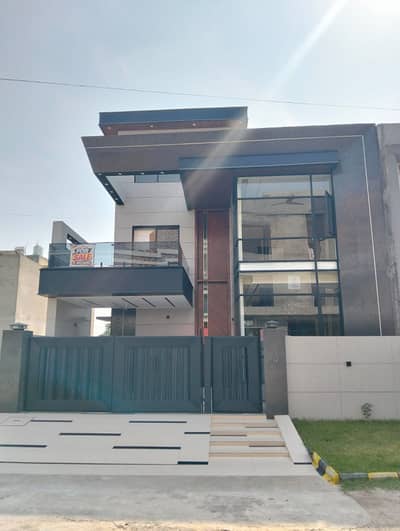 Hot Deal | 10 Marla House For Sale In A Block LDA Avenue 1 Lahore | 6 Bedrooms | 2 Kitchens | 4 Crore 60 Lakh