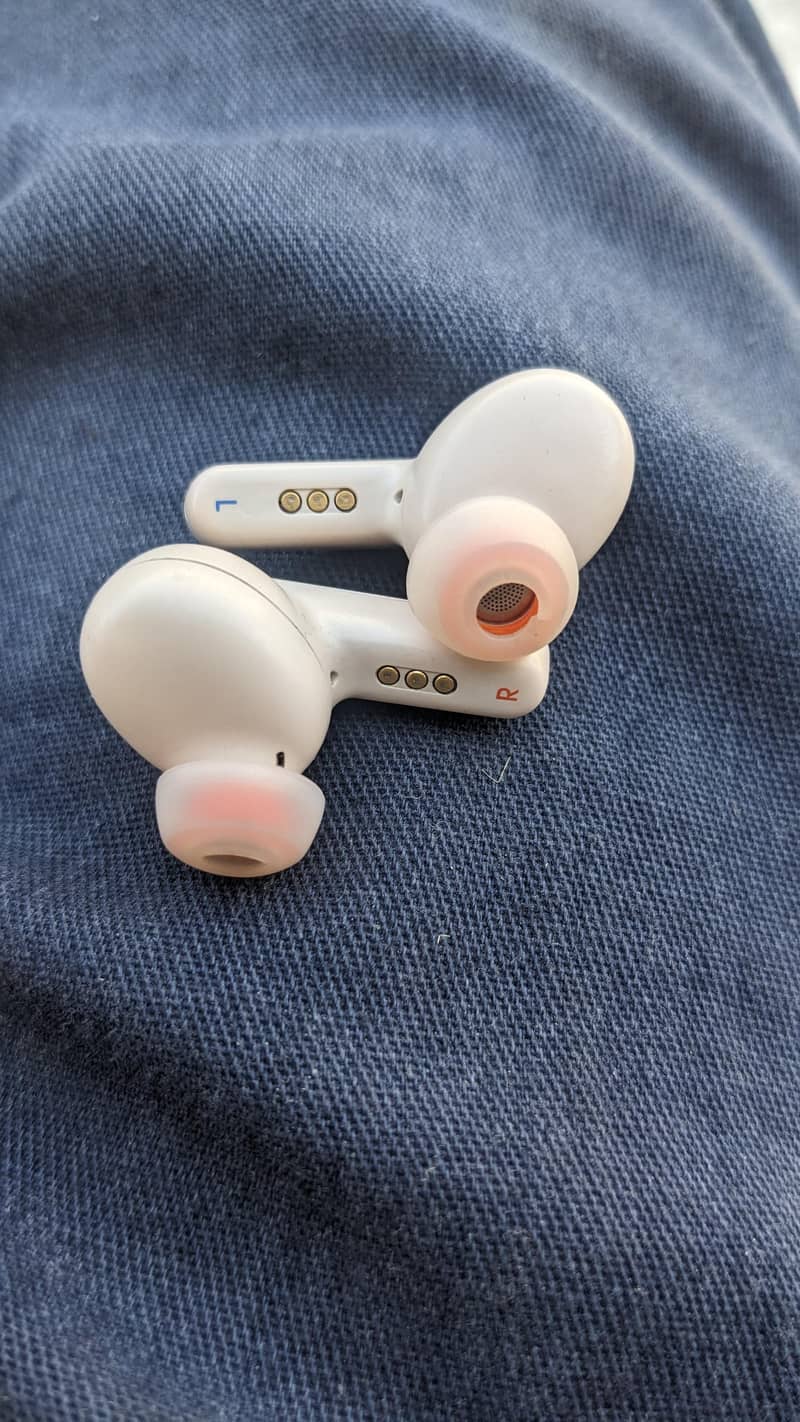 jbl live pro plus tws 4