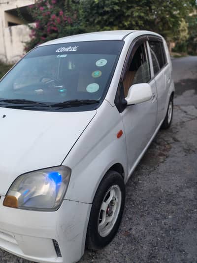 Daihatsu Mira 2005