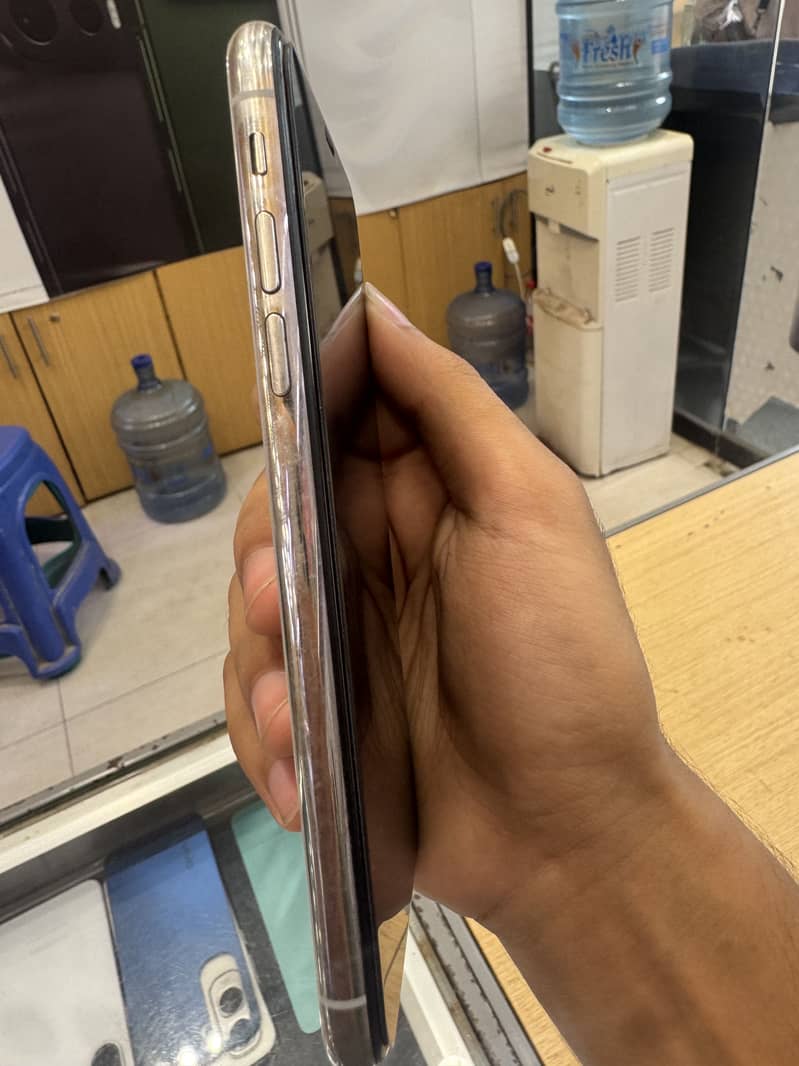 Apple iPhone X 5