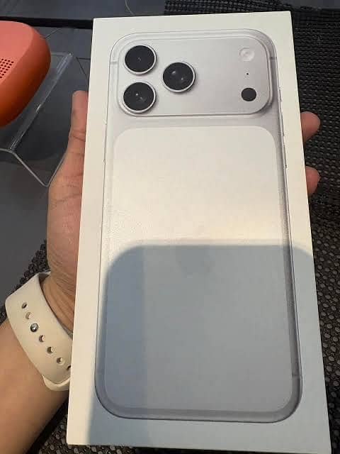 Apple iPhone 17 Pro Max 1