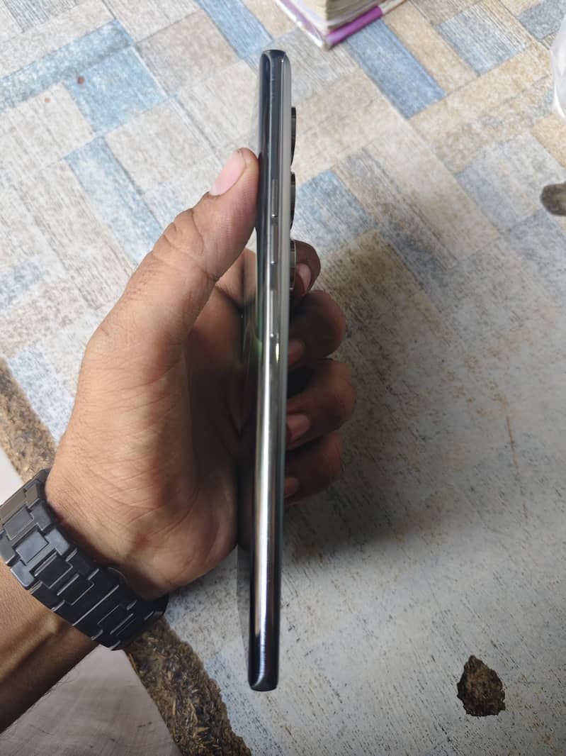 Tecno CAMON 40 Pro 4