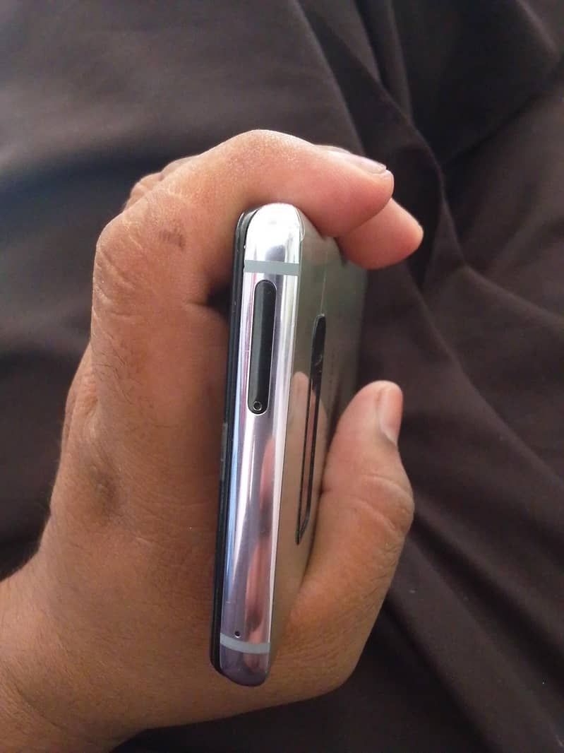 Samsung Mobile Note 8 4