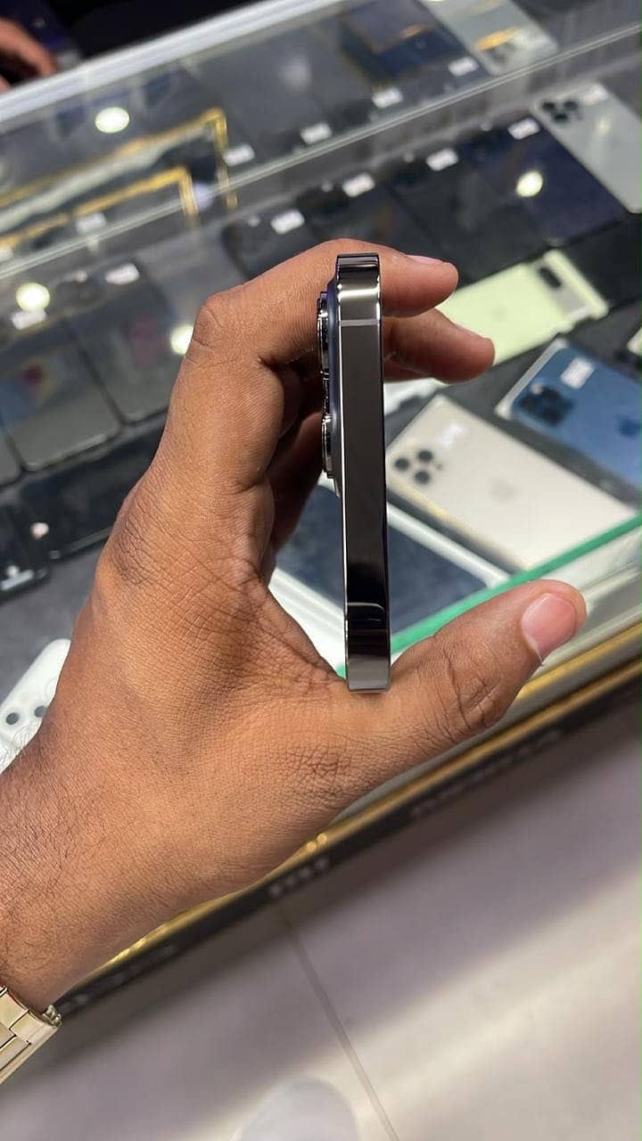 Apple iPhone 13 Pro Max 4
