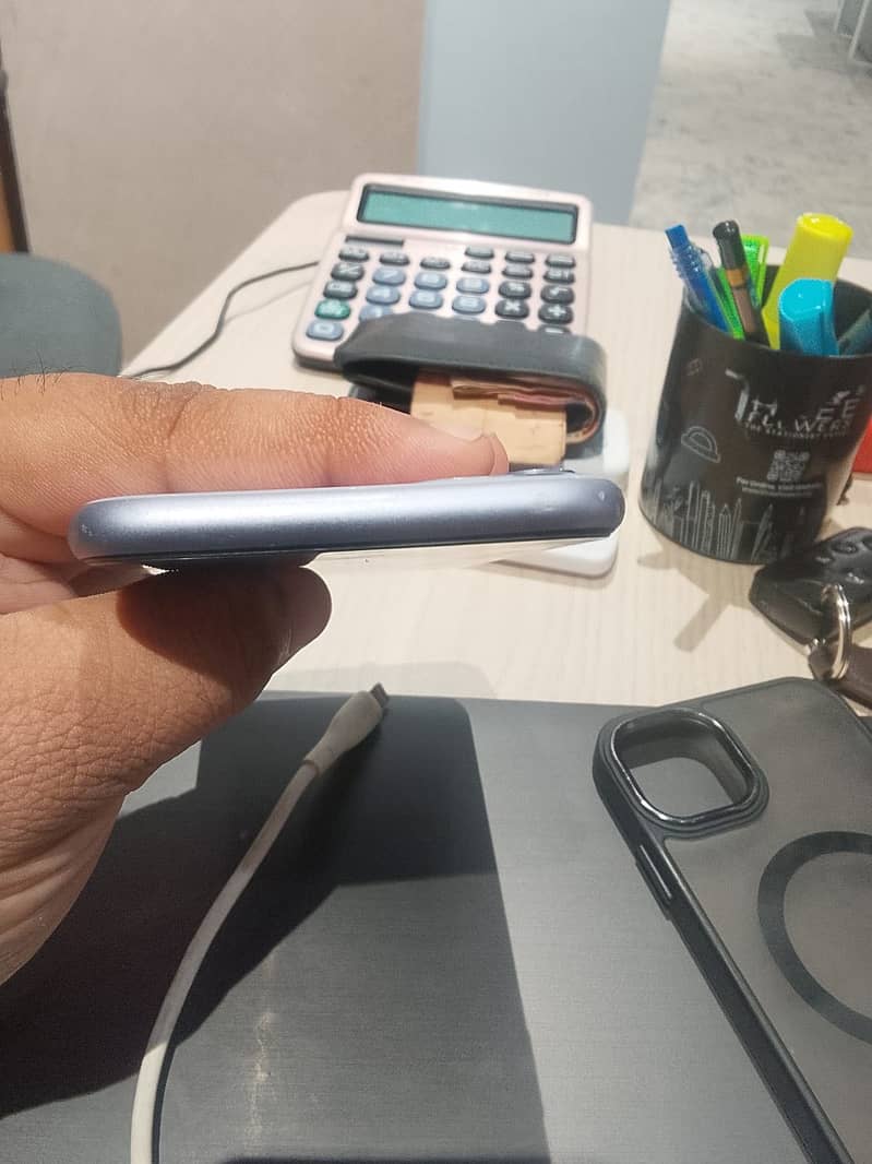 Apple iPhone 11 3