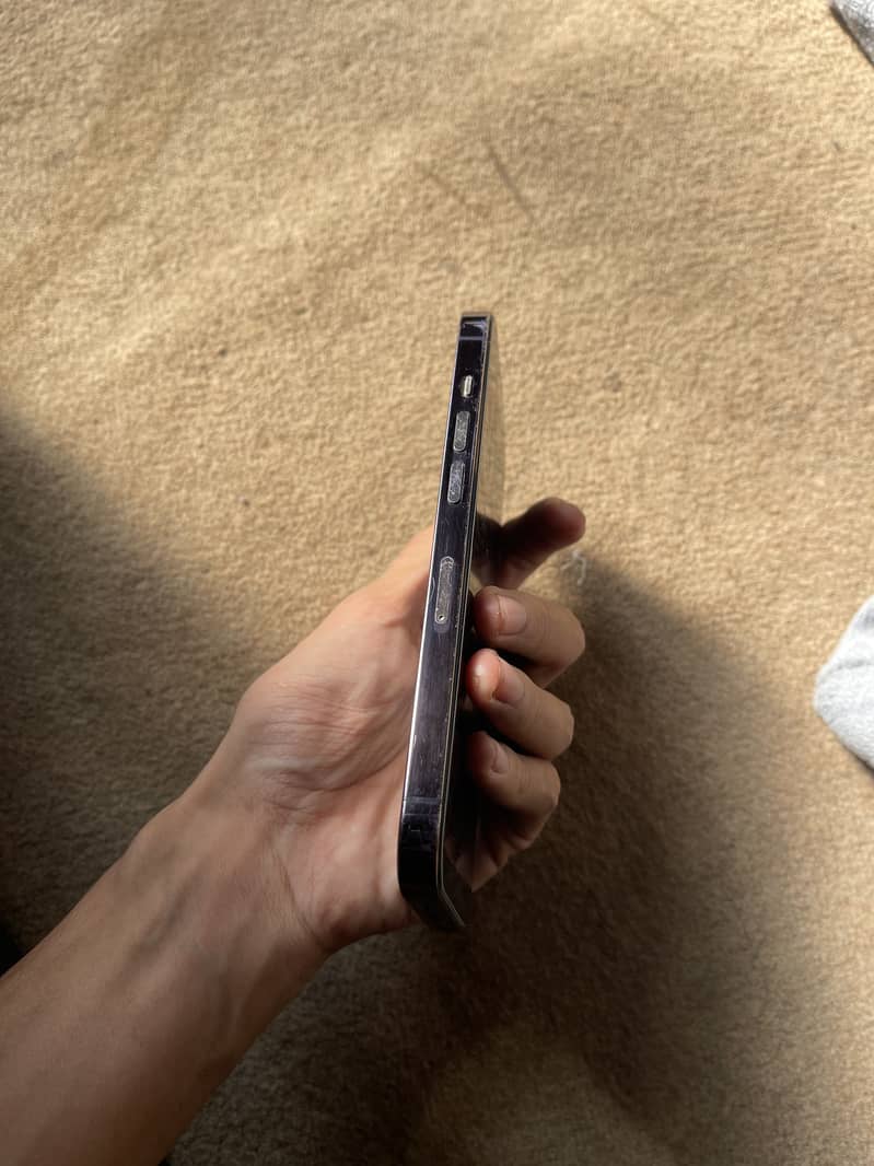 Apple iPhone 14 Pro 2