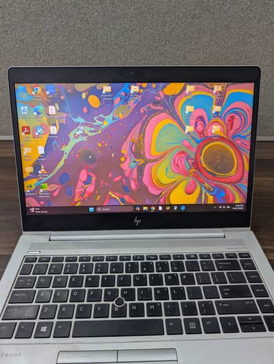 Hp cor i7 gen 7 SSD installed with graphics card
