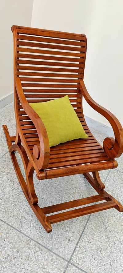 Rocking Chair Brand new Condition - Chinioti Wood