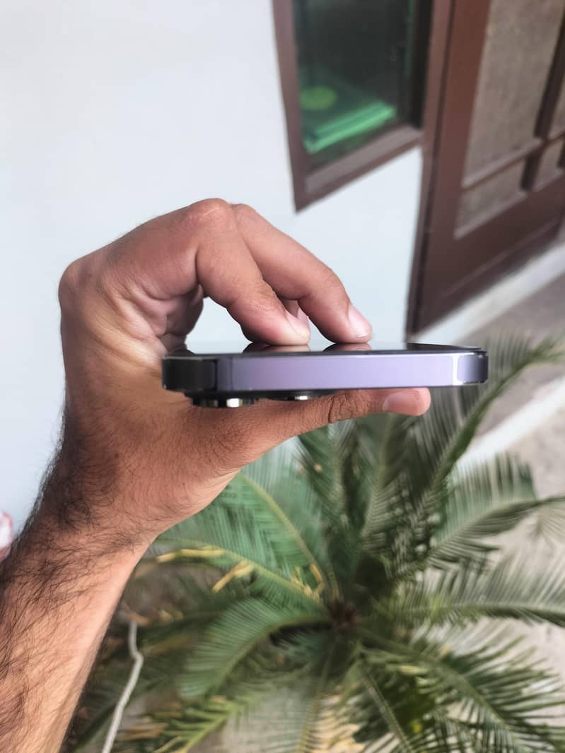 Apple iPhone 14 Pro Max 2