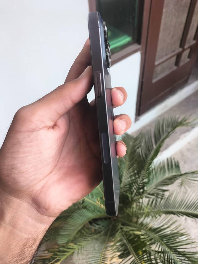 Apple iPhone 14 Pro Max 4