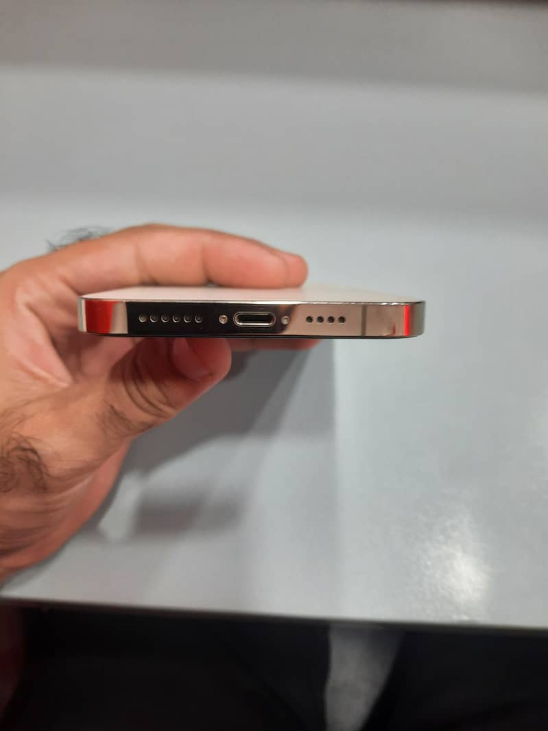Apple iPhone 13 Pro Max 5