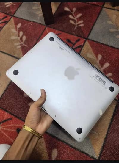 mackbook air for urgent sale