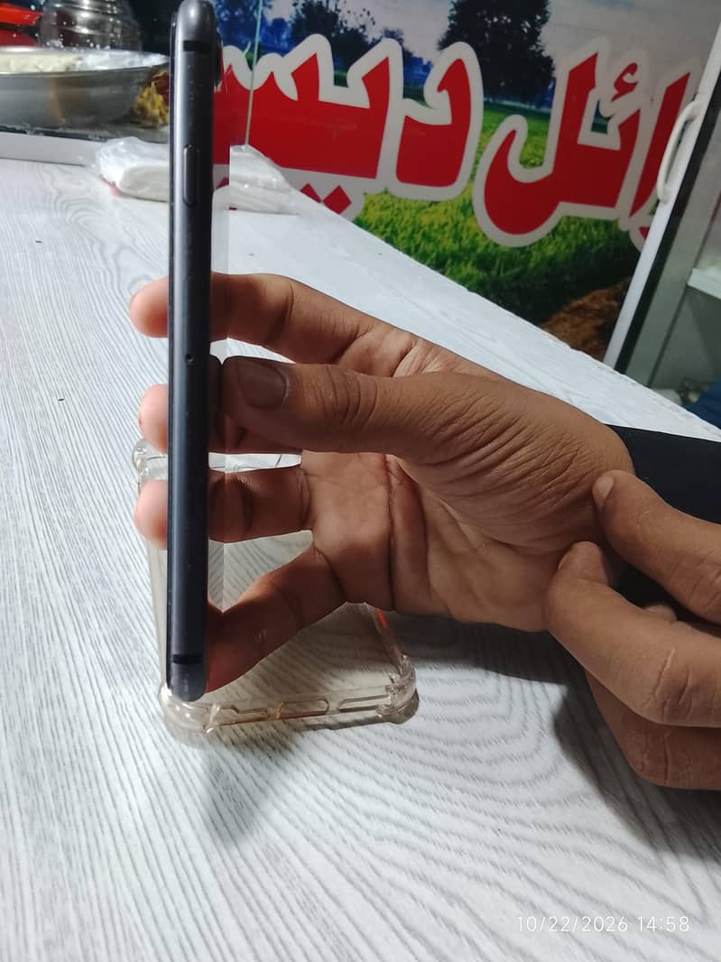 Apple iPhone 8 2